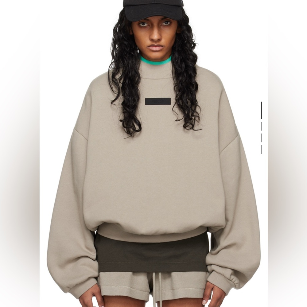 ESSENTIALS Sweatshirt